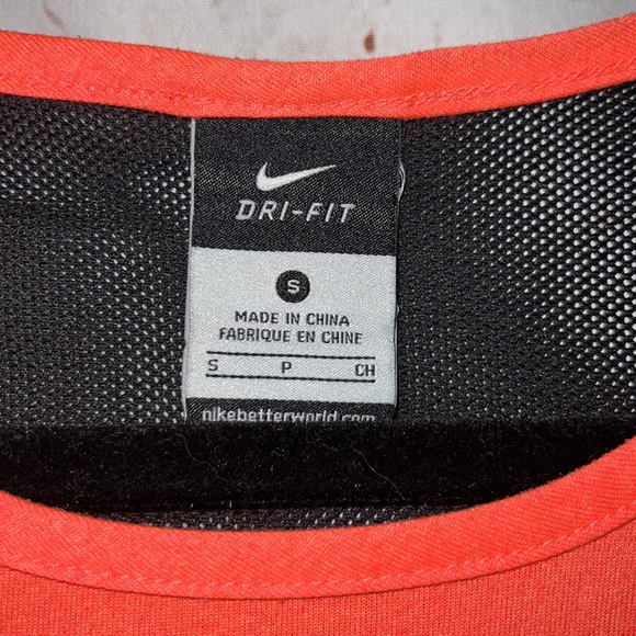 Nike Dri Fit long sleeve workout shirt S orange black mesh training loose fit - Picture 3 of 10